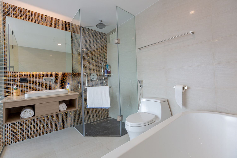 Bathroom 5, Kim Residences & Suites, District 2