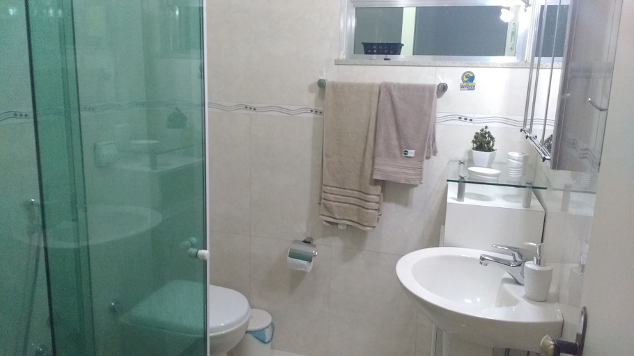 Bathroom 3, Rio Copa 6, Rio de Janeiro