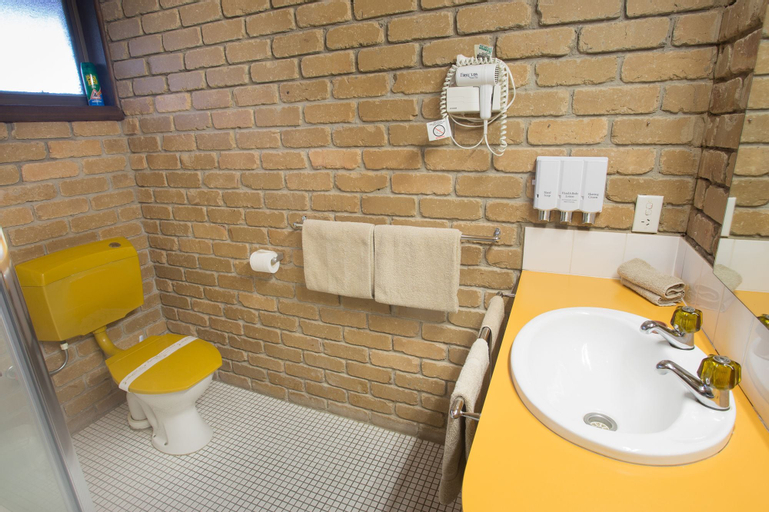 Bathroom 3
