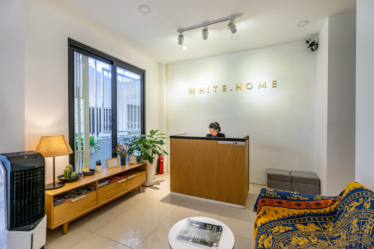 White Home, Quận 1