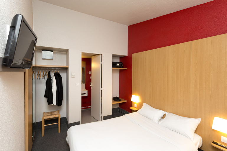Bedroom 30