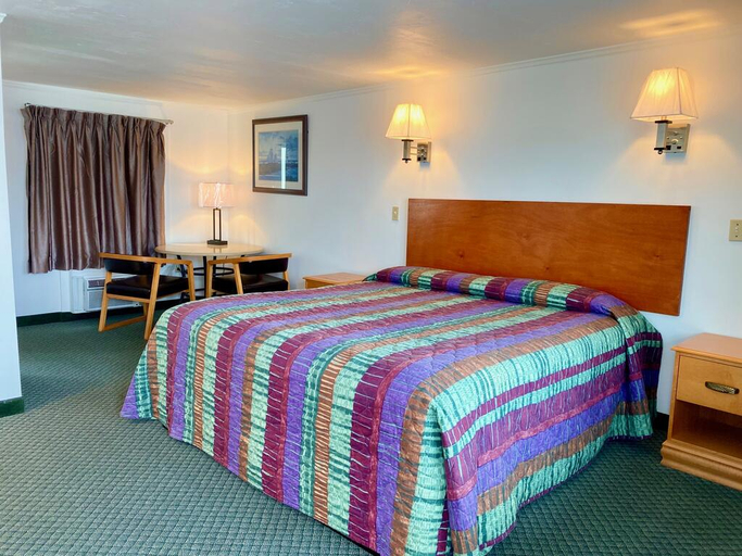Bedroom 3, Americas Best Value Inn & Suites-Hyannis/Cape Cod, Ventura
