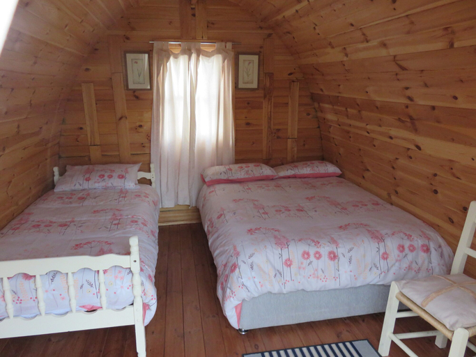 Bedroom 2, Shannon Estuary Glamping