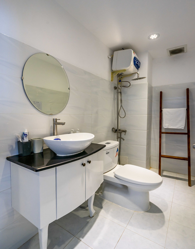 White Home, Quận 1