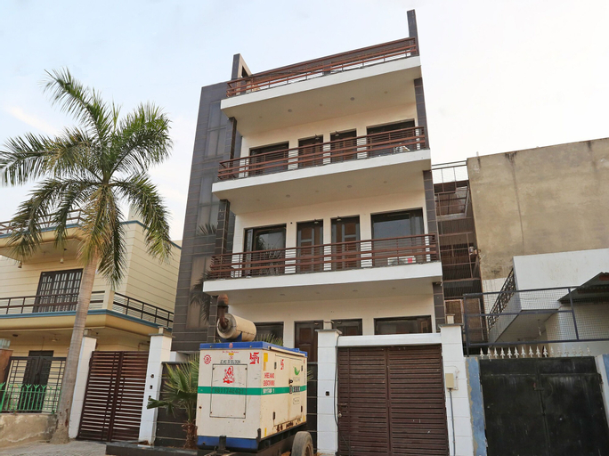 OYO 11090 Maira Homes, Faridabad