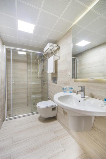Bathroom 5, Kleopatra Atlas Hotel, Alanya