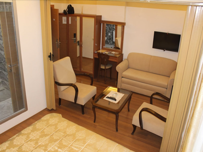 Hotel Kit Tur, Merkez