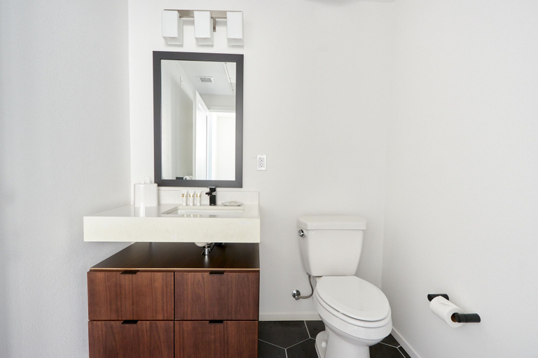 Bathroom 4, Sonder - Texas Suites, San Diego