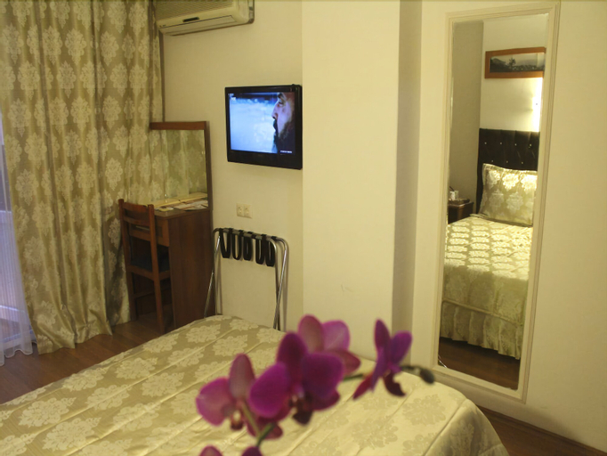 Hotel Kit Tur, Merkez