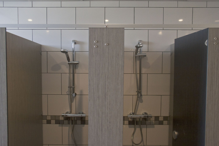 Bathroom 4, Prime Backpackers Angel, London
