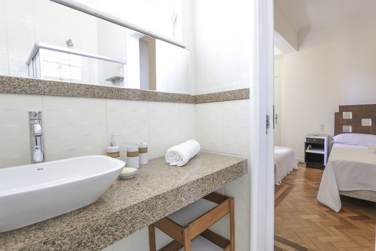 Bathroom 2, LineRio Copacabana Family Residence 350, Rio de Janeiro
