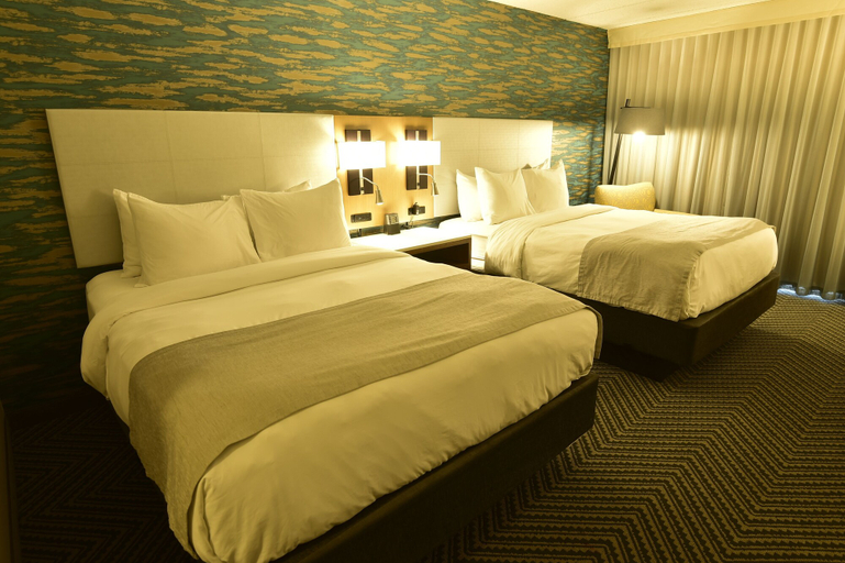 Bedroom 3, Radisson Hotel Niagara Falls-Grand Island, Erie