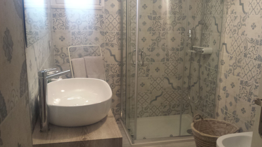 Bathroom 5, Masseria Scianne, Lecce