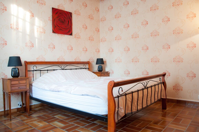 Bedroom 2, Maison Lalongère, Seine-et-Marne