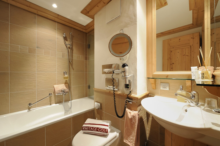 Bathroom 5, ERMITAGE Wellness- & Spa-Hotel, Saanen