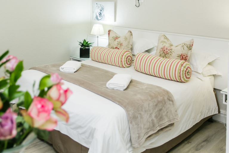 Wagon Wheel Country Lodge, Central Karoo