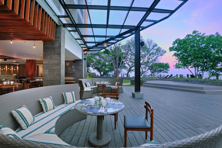 Aston Anyer Beach Hotel, Serang