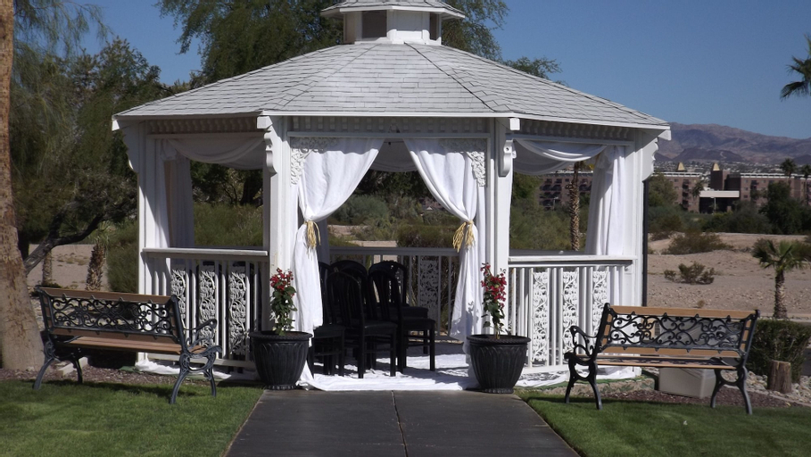 Island Inn Hotel, Mohave