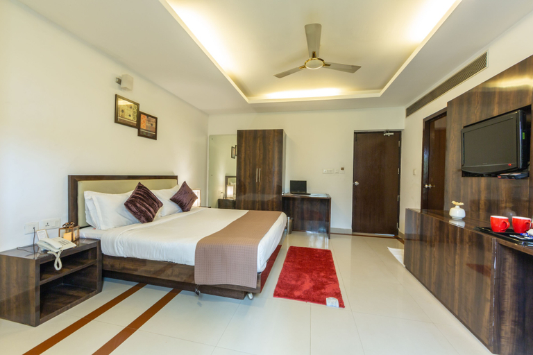 Bedroom 3, Treebo Time Square Marine Drive, Ernakulam