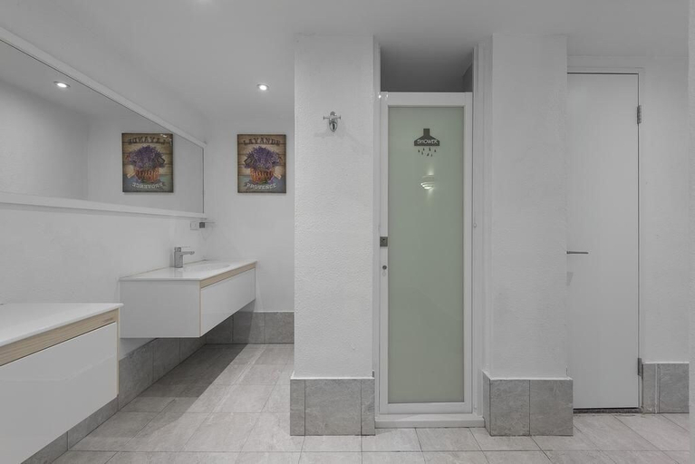 Bathroom 4, TG Hostel, Taichung