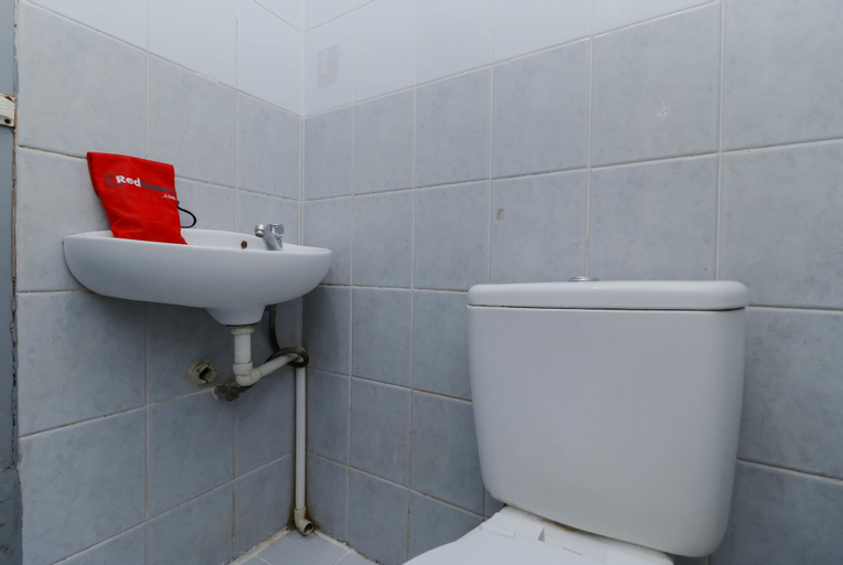 RedDoorz Plus near Batam City Square, Batam