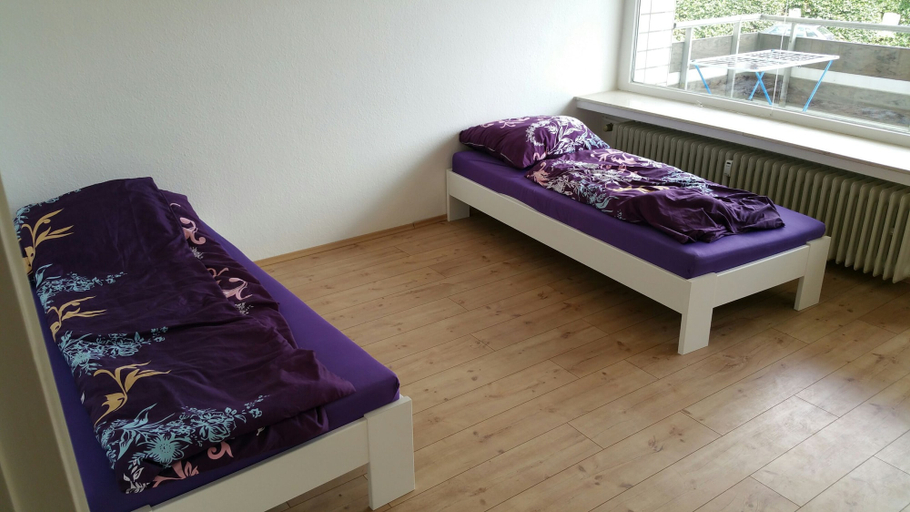 Others 4, Privatzimmer EKO 2, Kassel