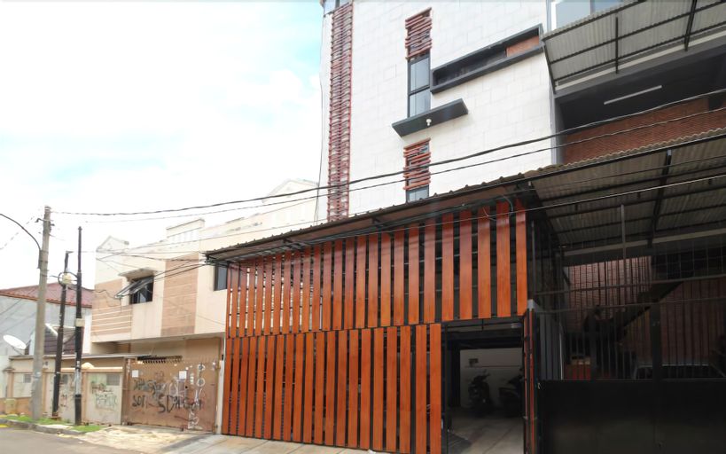 Kamar Keluarga Semanan Syariah, West Jakarta