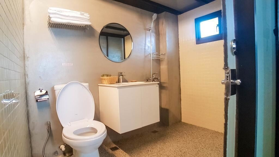 Bathroom 3, Red House & Old Lane, Tainan