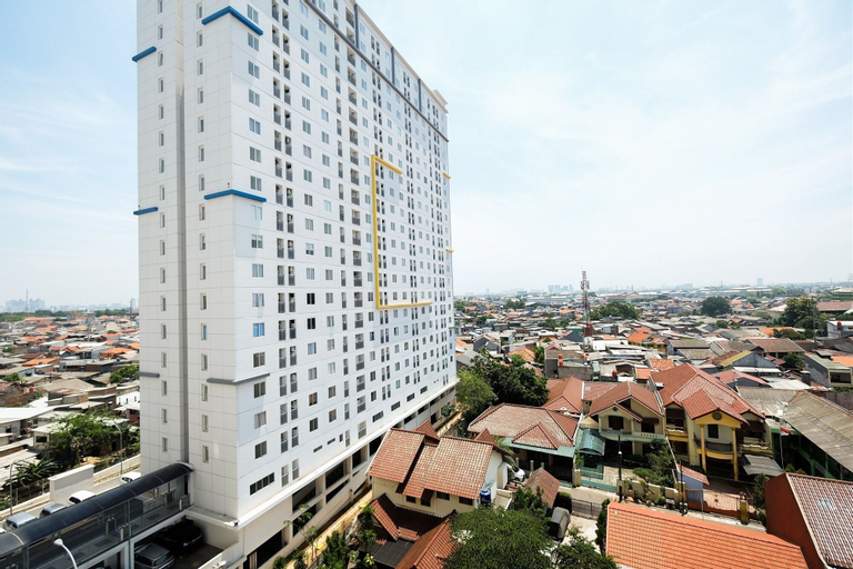 Comfortable Fully Furnished 2BR Bassura City Apartment By Travelio, East Jakarta