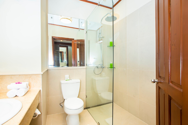Bathroom 28