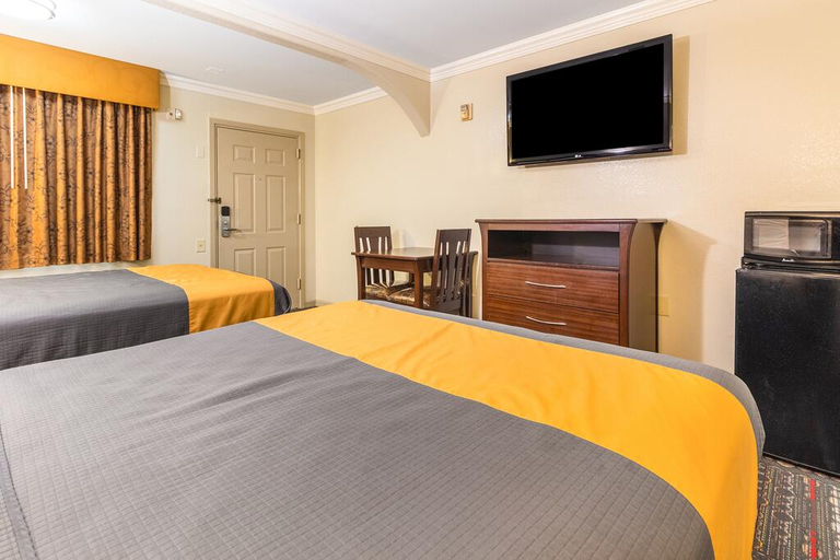 Bedroom 3, Americas Best Value Inn Houston at I-45 & Loop 610, Houston