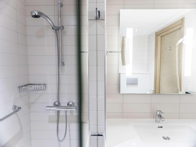 Bathroom 4, Radisson Blu Royal Garden Hotel, Trondheim