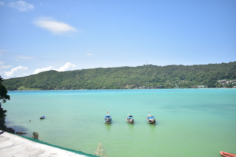 Phi Phi Beach Front Resort, Muang Krabi