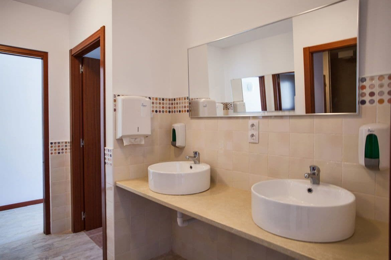 Bathroom 5, Albergue de Sonia - Hostel, A Coruña