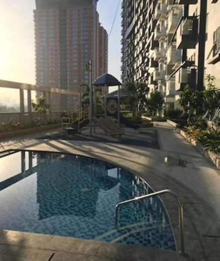Cubao ManhattanHeights Unit 5H Tower C, Quezon City