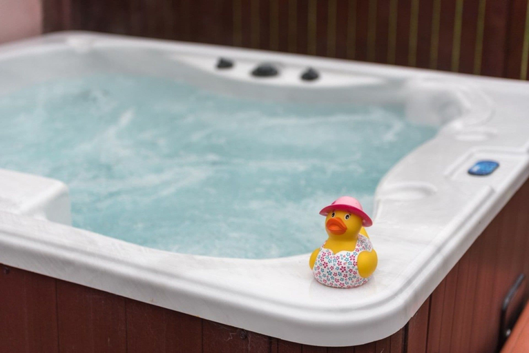 Bathroom 4, Bluebell Lodge 5 with Hot Tub, Dumfries and Galloway