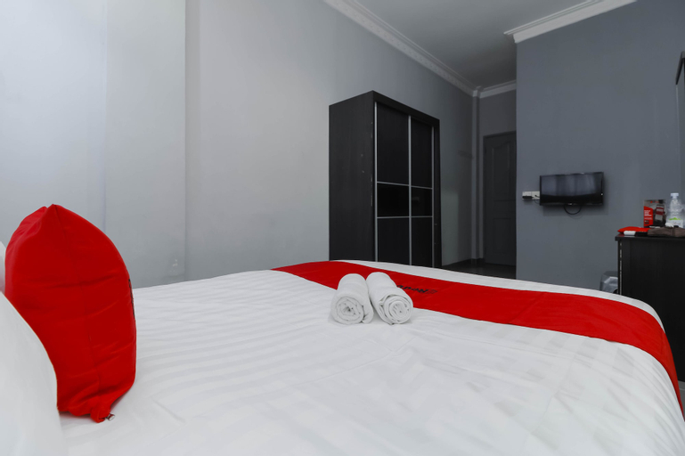 RedDoorz Plus near Batam City Square, Batam
