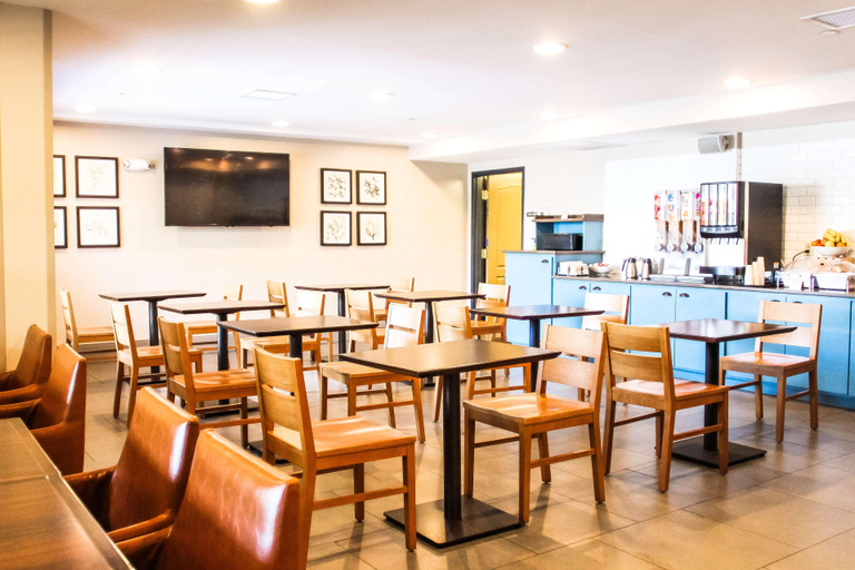 Food & Drinks 4, Country Inn & Suites by Radisson, Chester, VA, Chesterfield