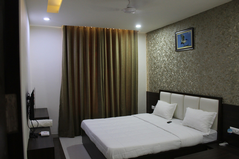 Bedroom 1, Hotel Celebration, Bharatpur