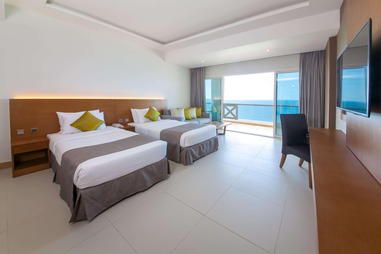 Bedroom 3, Ramada by Wyndham Beach Hotel Ajman, Ajman