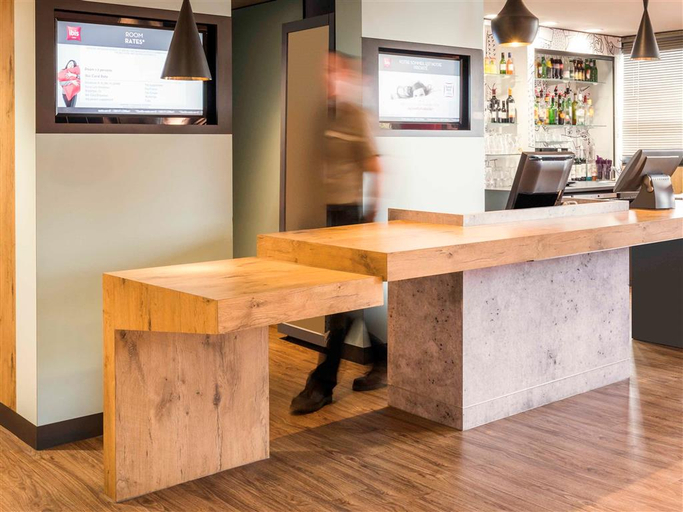 Public Area 2, B&B HOTEL Versailles Le Chesnay, Yvelines