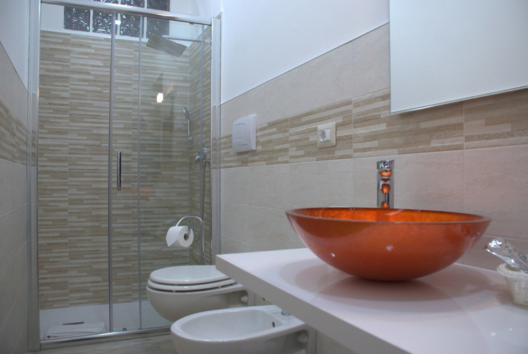 Bathroom 4, B&B Portosalvo, Messina