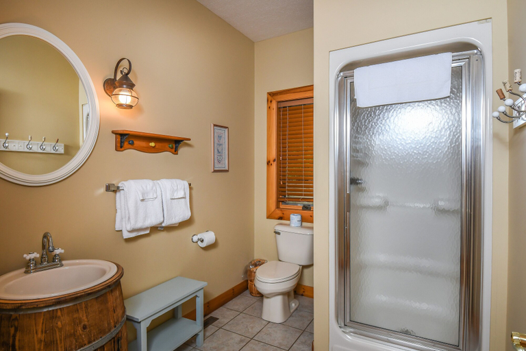 Bathroom 4, Mountain Perch 4 Bedroom House, Garrett
