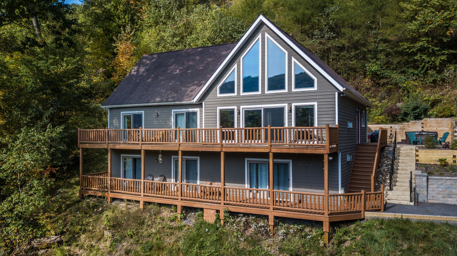 Exterior & Views, Mountain Perch 4 Bedroom House, Garrett
