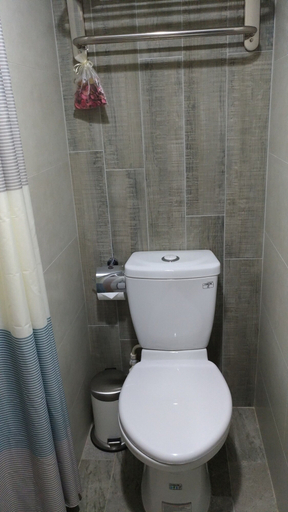 Bathroom 4, YF 97.1, Tainan