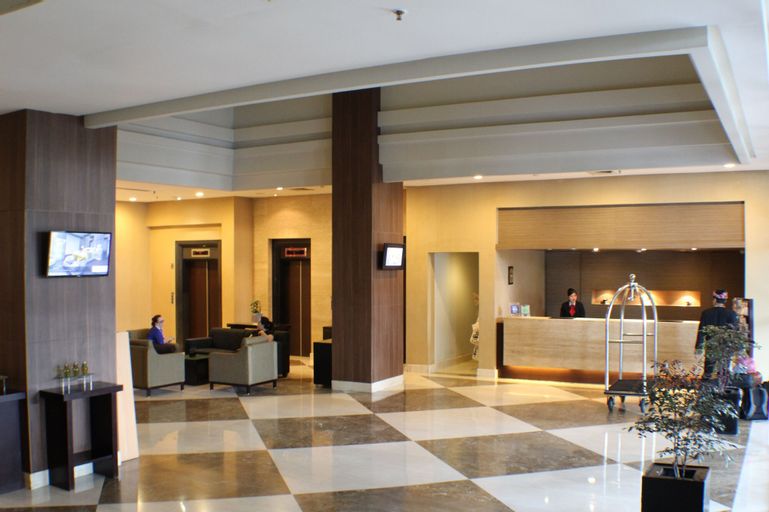 Hotel Santika Pandegiling Surabaya, Surabaya