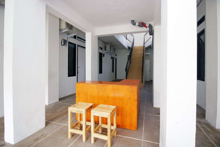 Kamar Keluarga Haji Peeng Syariah, West Jakarta