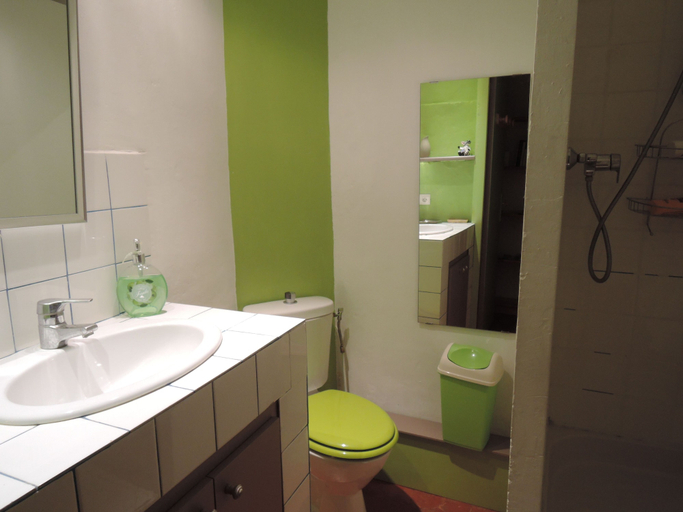 Bathroom 4, La Maison Bleue, Vaucluse