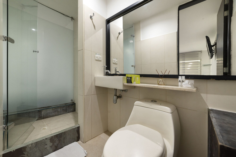 Bathroom 4, Hotel Platinum Plaza, Medellín