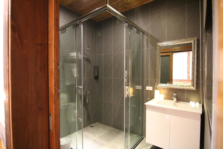 Bathroom 5, Puli Diary, Nantou